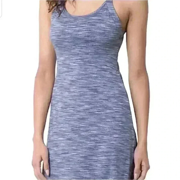 TRAVEL DRESS SIZE MEDIUM - Picture 6 of 10